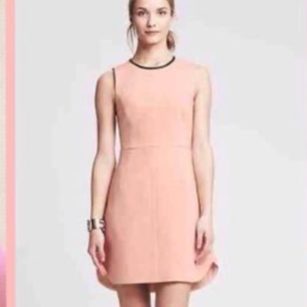 NWT banana republic, sleeveless peach 🍑 color dress , size 4